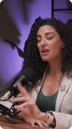 672b6ff7723d51118aedc820_Carine Boury - Why employees fighting a good sign